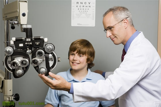 蘭州眼科專家：配個(gè)眼鏡有必要醫(yī)學(xué)驗(yàn)光嗎？