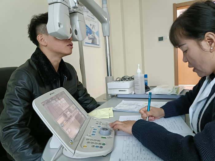 300度近視拖到900度近視，近視手術(shù)是什么感受？