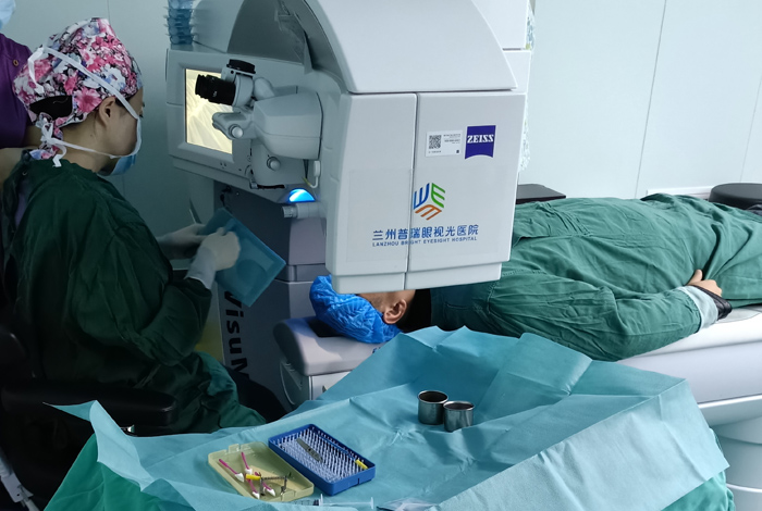 300度近視拖到900度近視，近視手術(shù)是什么感受？