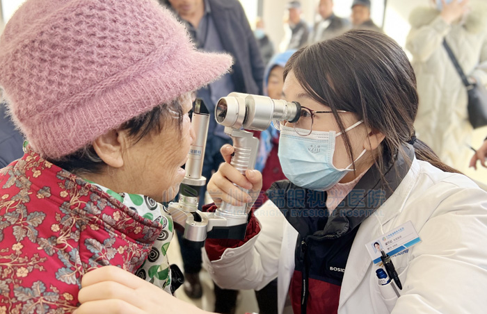 蘭州普瑞眼視光醫(yī)院“迎新春，送溫暖”慰問貧困群眾公益